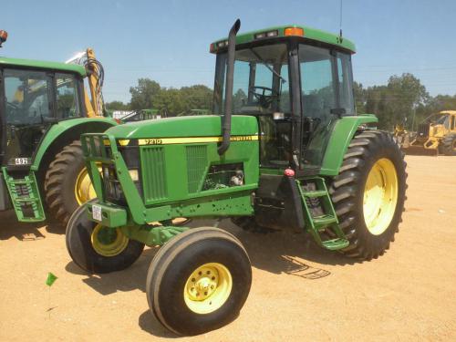 John Deere 7210