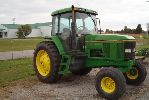 John Deere 7400