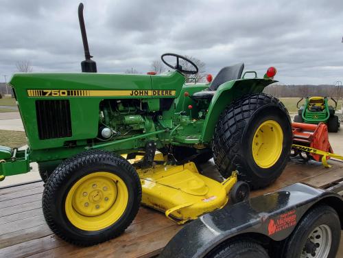 John Deere 750