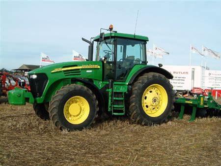 John Deere 7920