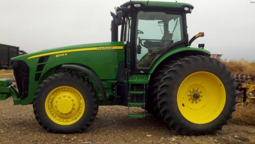 John Deere 8245R