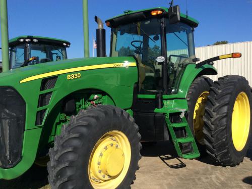 John Deere 8330