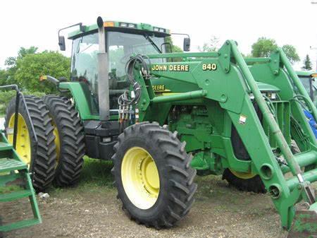 John Deere 840