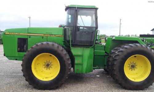 John Deere 8570