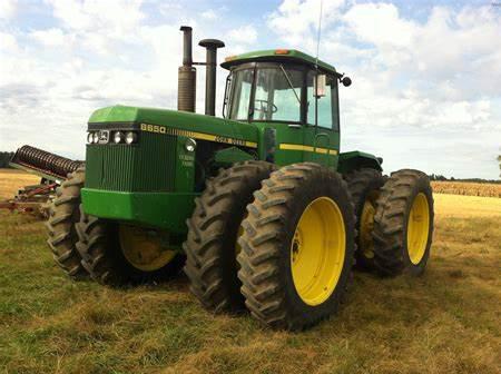 John Deere 8650