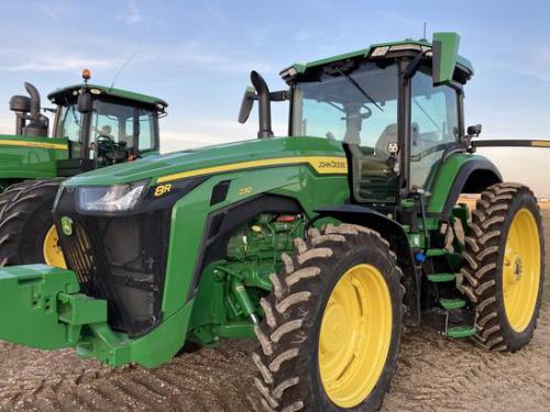 John Deere 8R 230