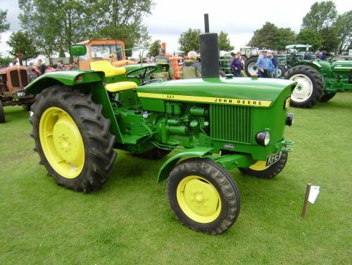 John Deere 920