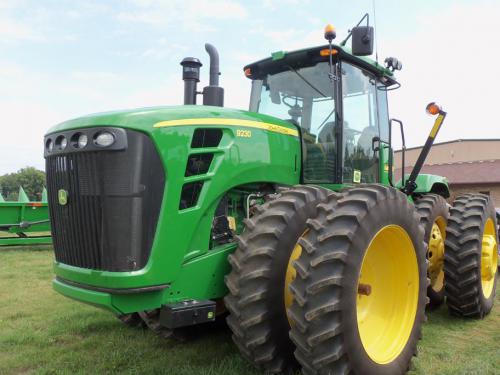 John Deere 9230