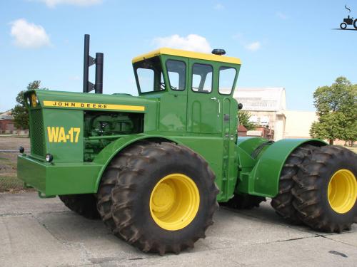 John Deere WA-17