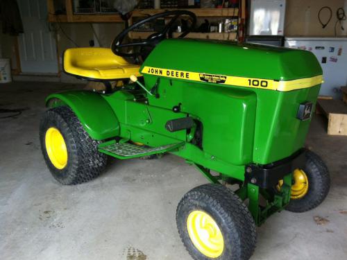 John Deere lawn tractors 100