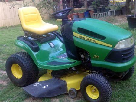 John Deere lawn tractors 102