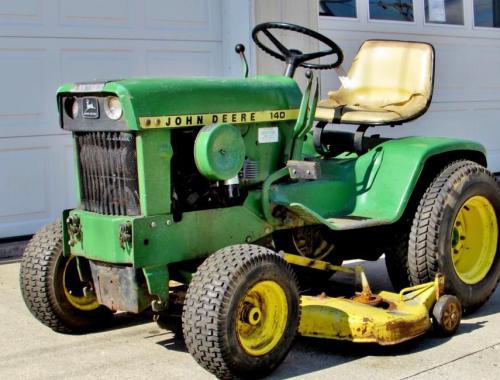 John Deere lawn tractors 140