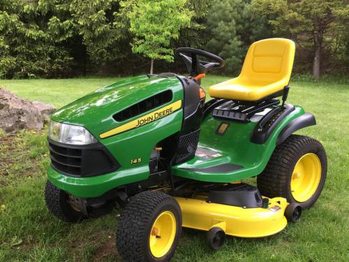 John Deere lawn tractors 145