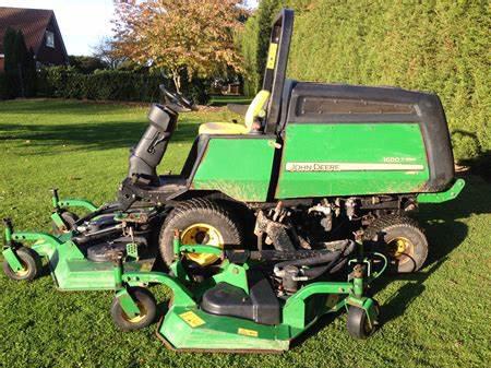 John Deere lawn tractors 1600 Turbo Series II