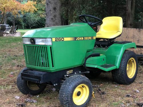 John Deere lawn tractors 260