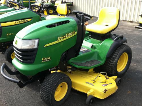 John Deere lawn tractors G100