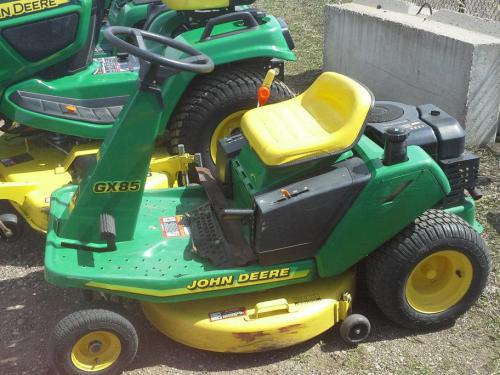 John Deere lawn tractors GX85