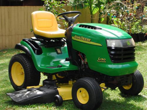 John Deere lawn tractors L130