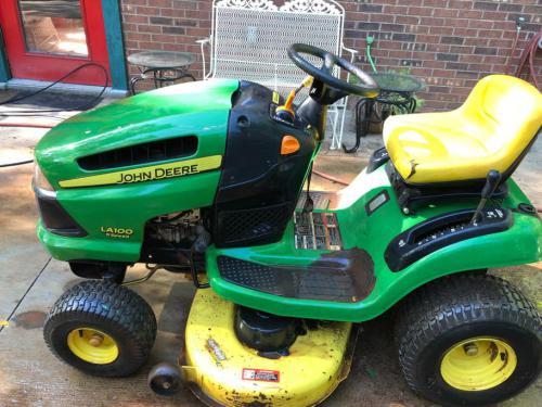 John Deere lawn tractors LA100