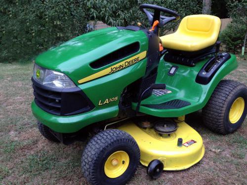 John Deere lawn tractors LA105