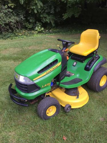 John Deere lawn tractors LA135