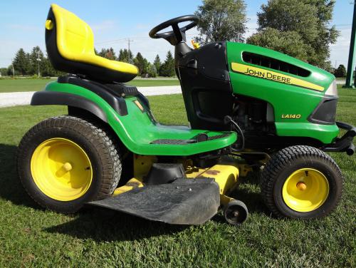 John Deere lawn tractors LA140