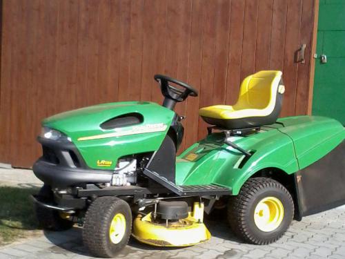 John Deere lawn tractors LR135