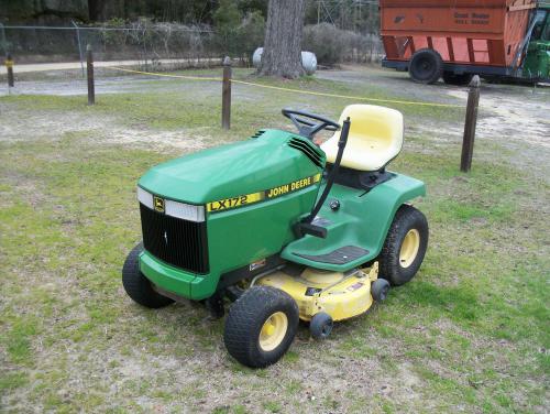 John Deere lawn tractors LX172