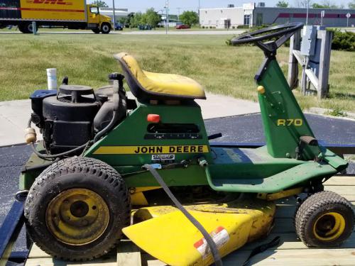 John Deere lawn tractors R70