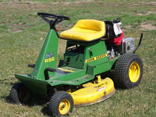 John Deere lawn tractors R92