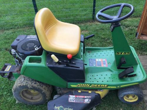 John Deere lawn tractors SX85