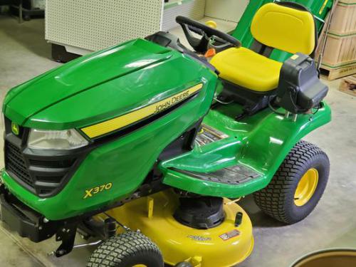 John Deere lawn tractors X370