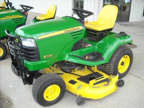 John Deere lawn tractors X724