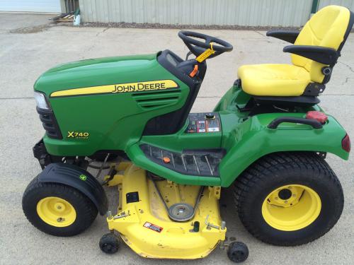 John Deere lawn tractors X740