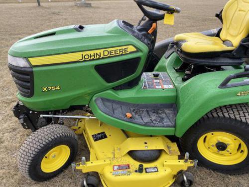 John Deere lawn tractors X754