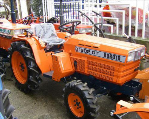 Kubota B1902