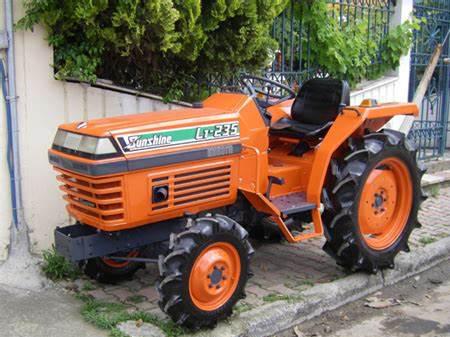 Kubota L1-235