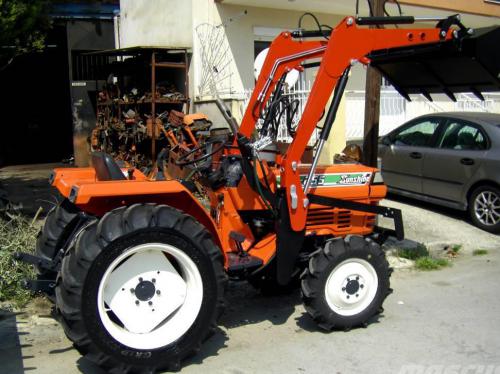 Kubota L1-255