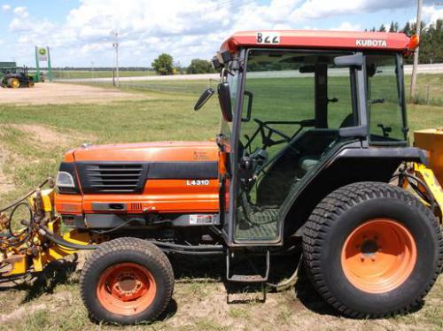 Kubota L4310