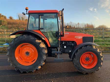 Kubota M105S