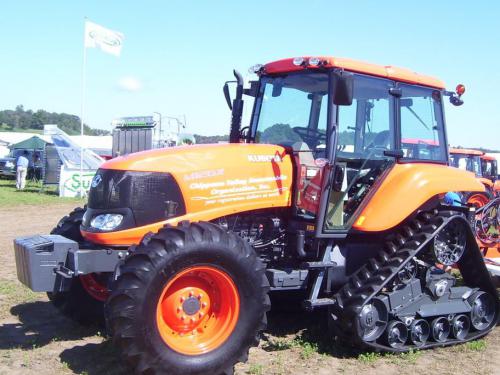 Kubota M126X Power Krawler