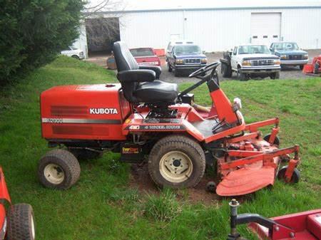 Kubota lawn tractors F2000