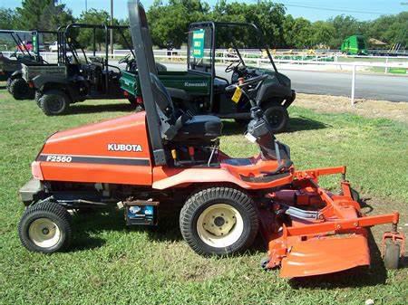 Kubota lawn tractors F2560