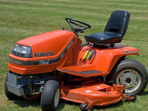 Kubota lawn tractors G1900