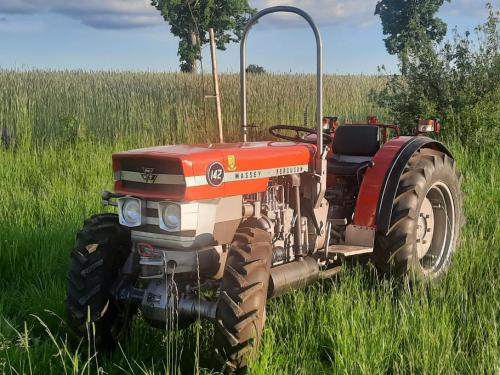 Massey Ferguson 142