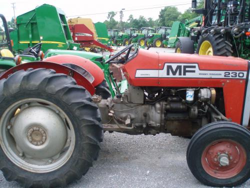 Massey Ferguson 230