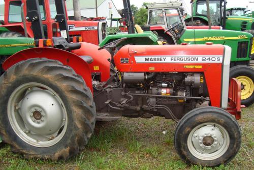 Massey Ferguson 240S