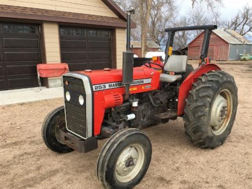 Massey Ferguson 253