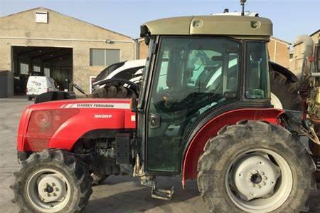 Massey Ferguson 3435