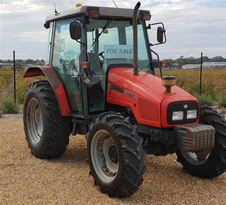 Massey Ferguson 4225